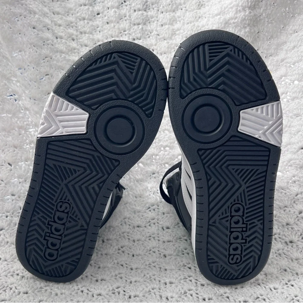 Adidas Hoops Mid 3.0 kids sneaker- black/ white boys size 2 - Picture 4 of 12